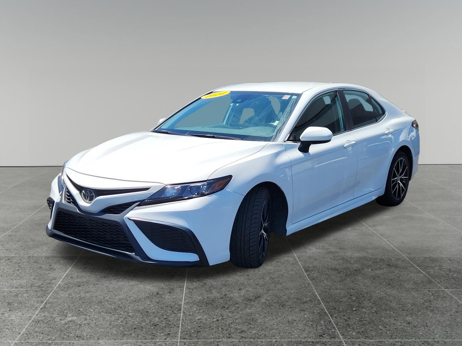Certified 2024 Toyota Camry SE FWD image 3