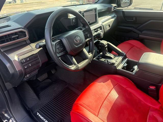 Used 2025 Toyota Tacoma SR5 AWD/4WD image 23