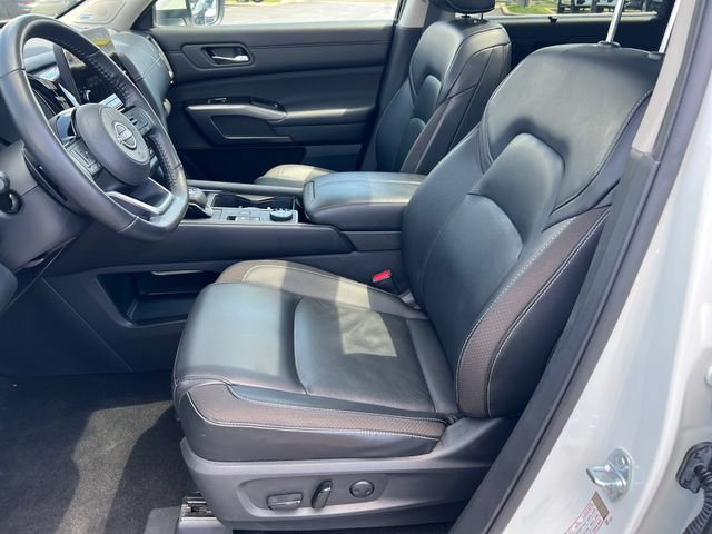 Used 2023 Nissan Pathfinder SL w/ SL Premium Package AWD/4WD image 10
