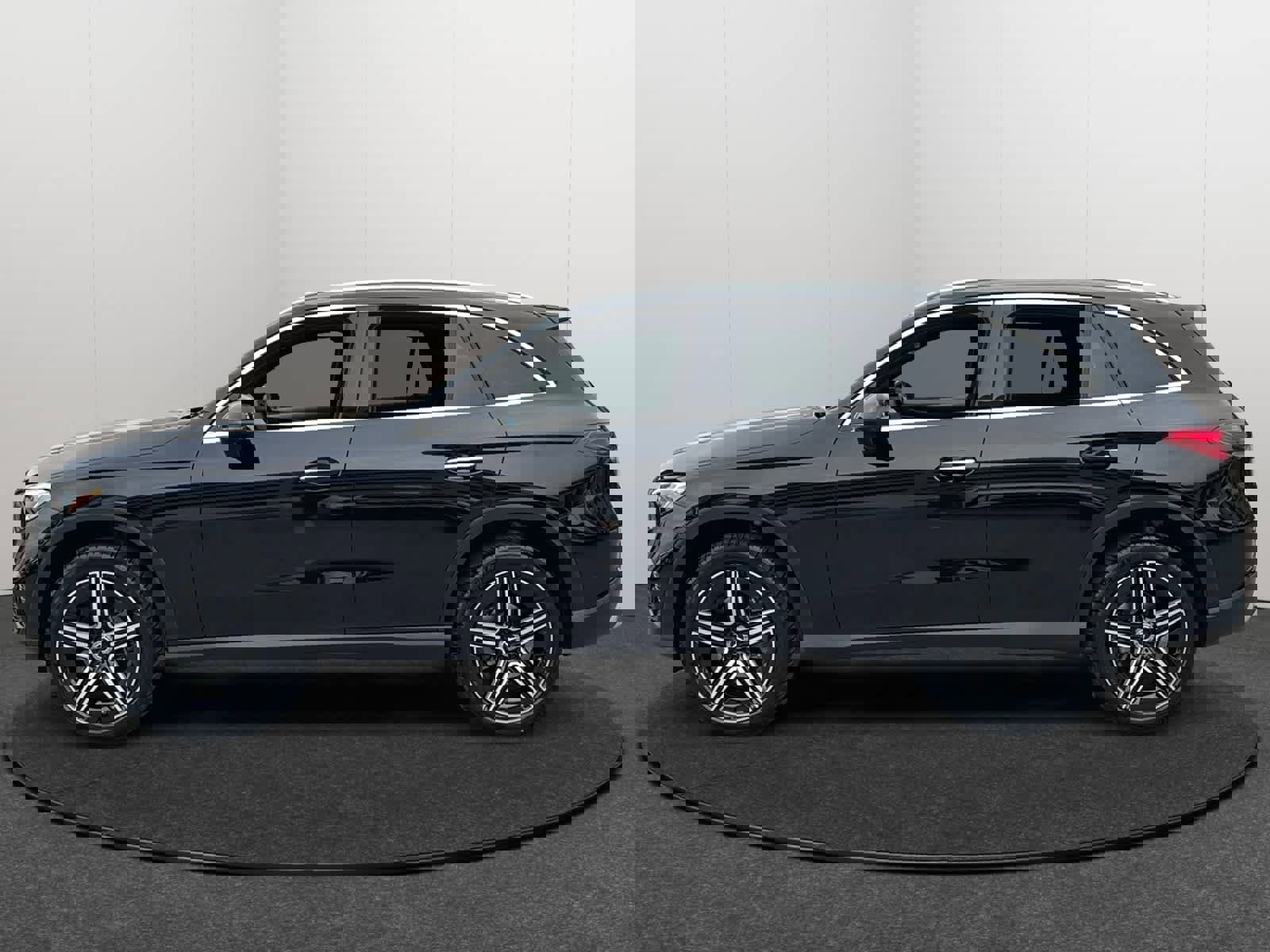 New 2026 Mercedes-Benz GLC 300 4MATIC image 3