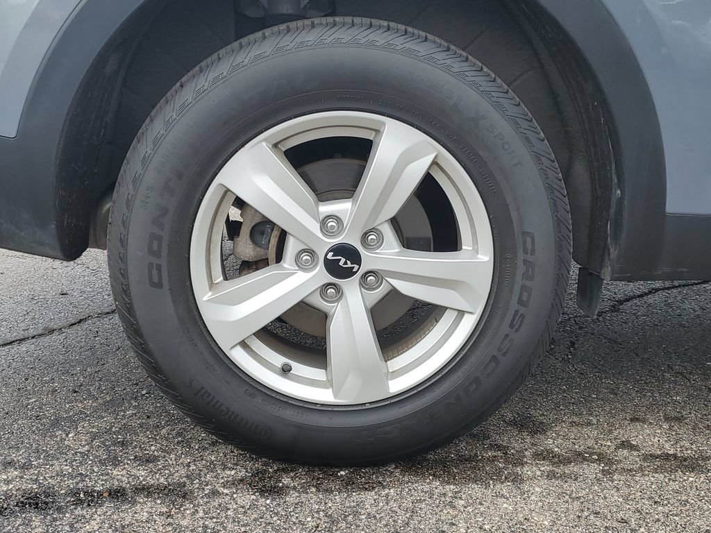Certified 2023 Kia Sorento LX AWD/4WD image 5