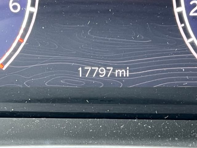 Used 2024 Jeep Grand Cherokee Limited w/ Luxury Tech Group II image 6