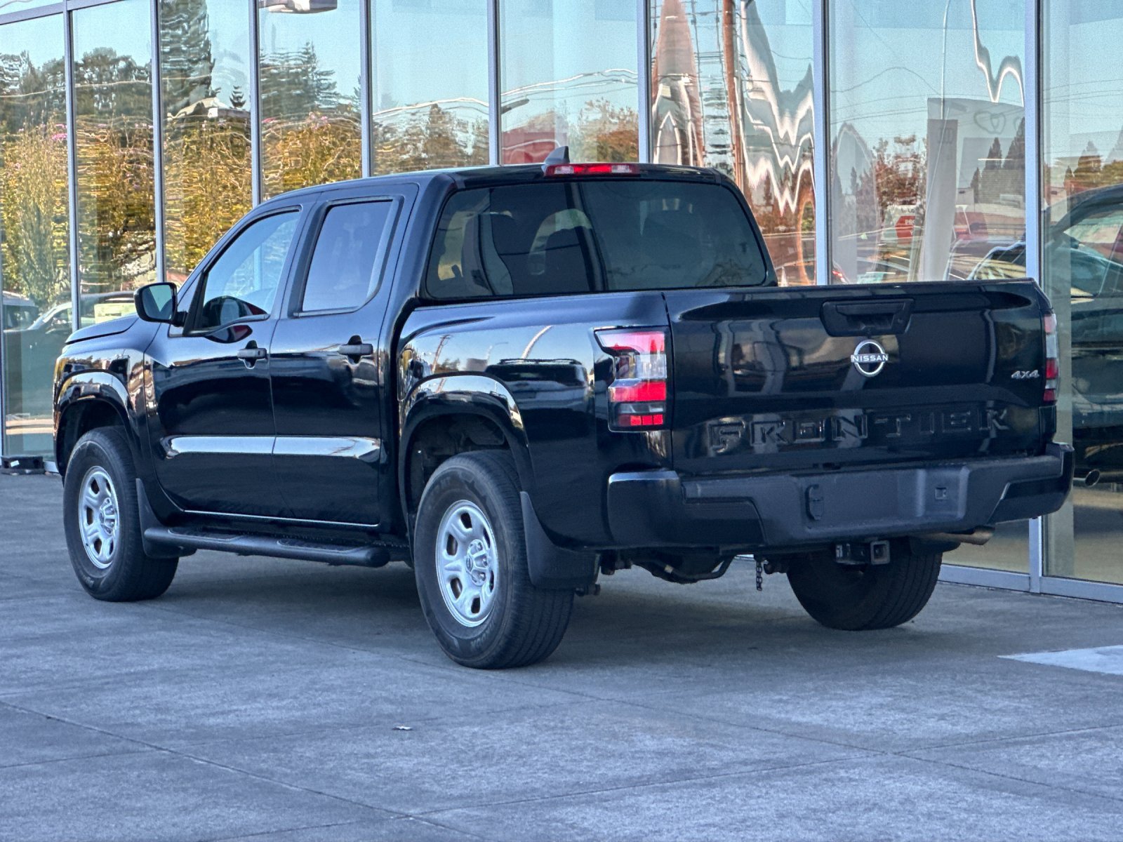 Used 2022 Nissan Frontier S AWD/4WD image 6