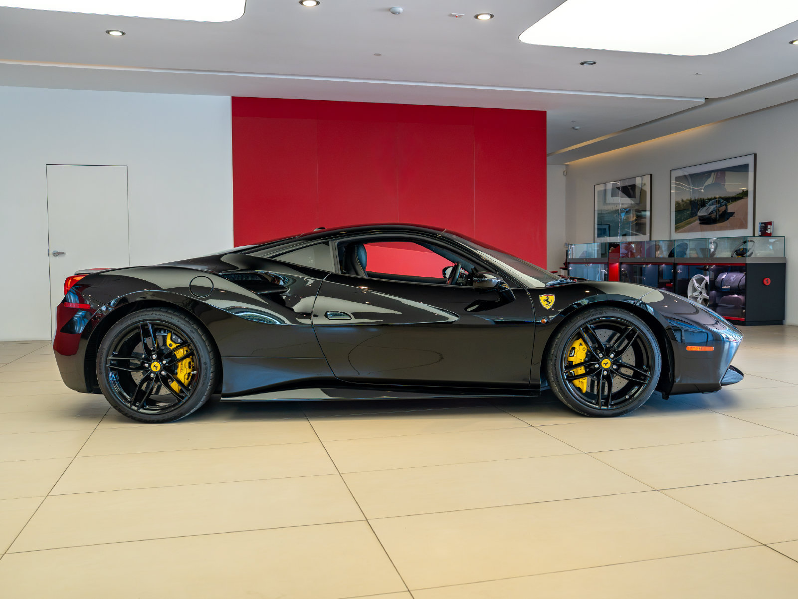 Certified 2018 Ferrari 488 GTB RWD image 7