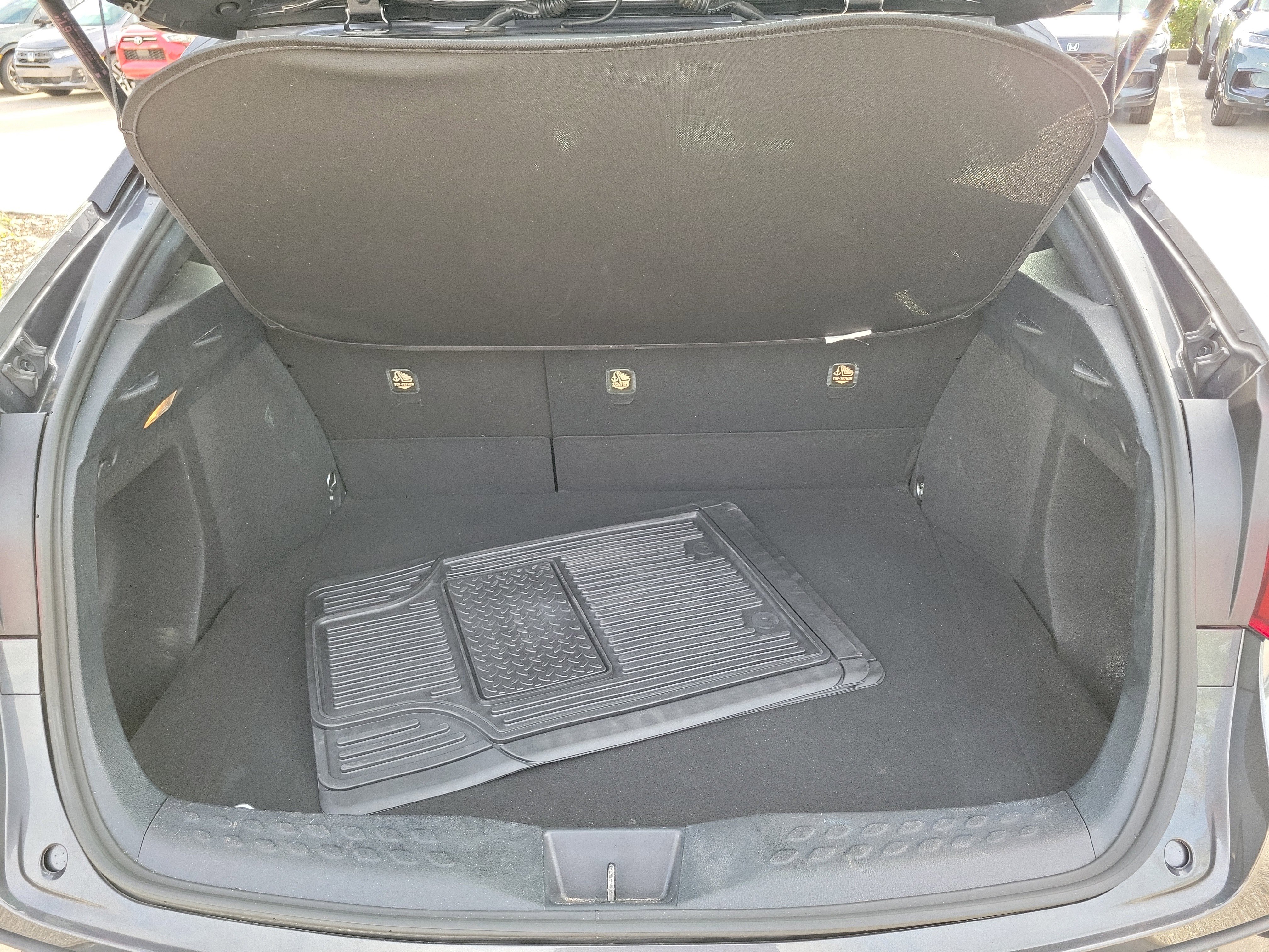 Used 2021 Toyota C-HR XLE FWD image 11