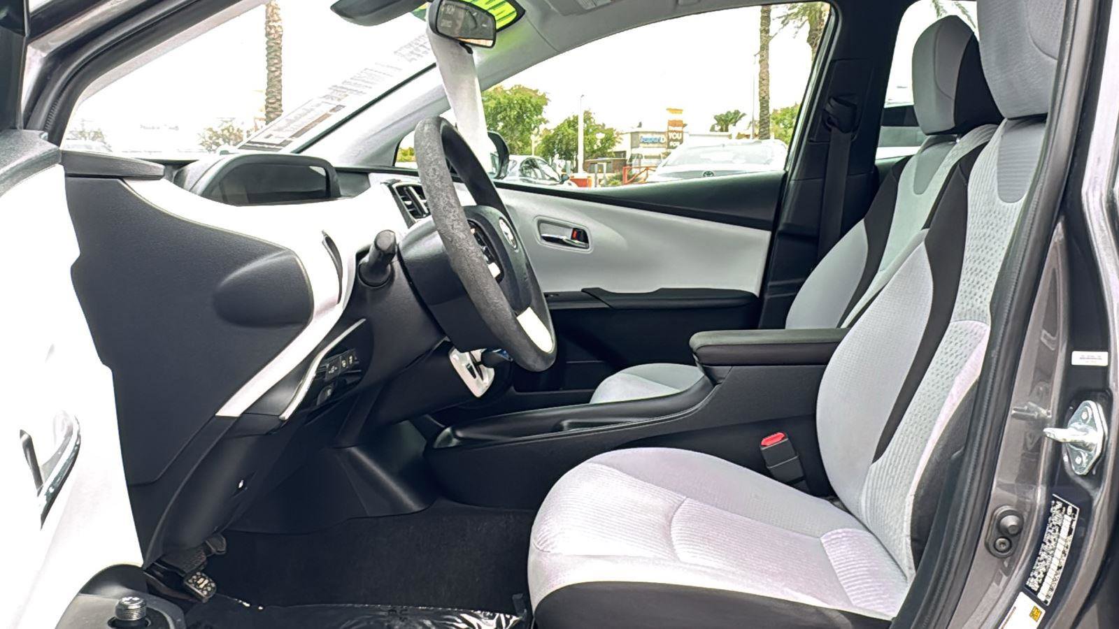 Used 2018 Toyota Prius Two w/ Prius Two Safety Plus Package image 22