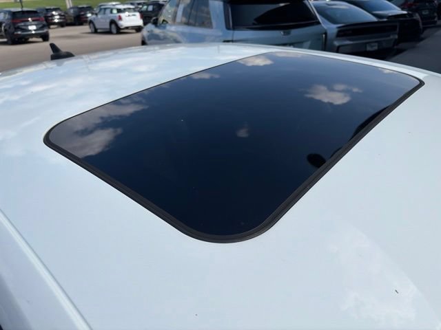 Used 2017 Volkswagen Jetta SE FWD image 4