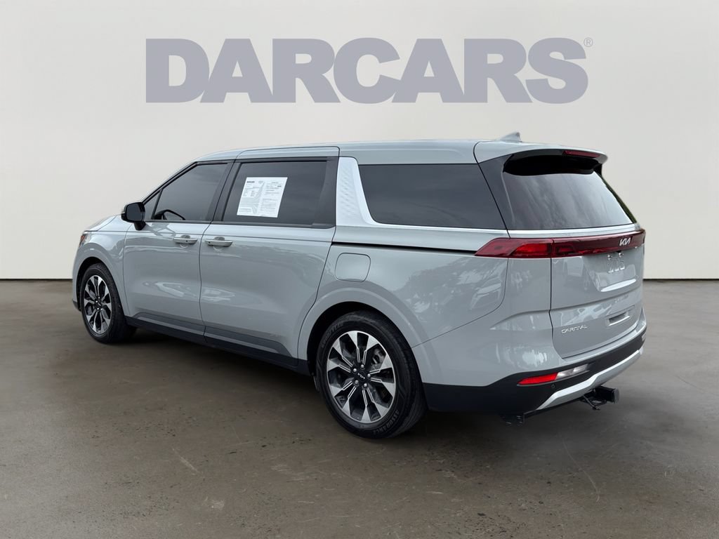 Used 2024 Kia Carnival EX FWD image 5