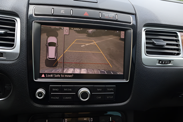 Used 2015 Volkswagen Touareg VR6 AWD/4WD image 25
