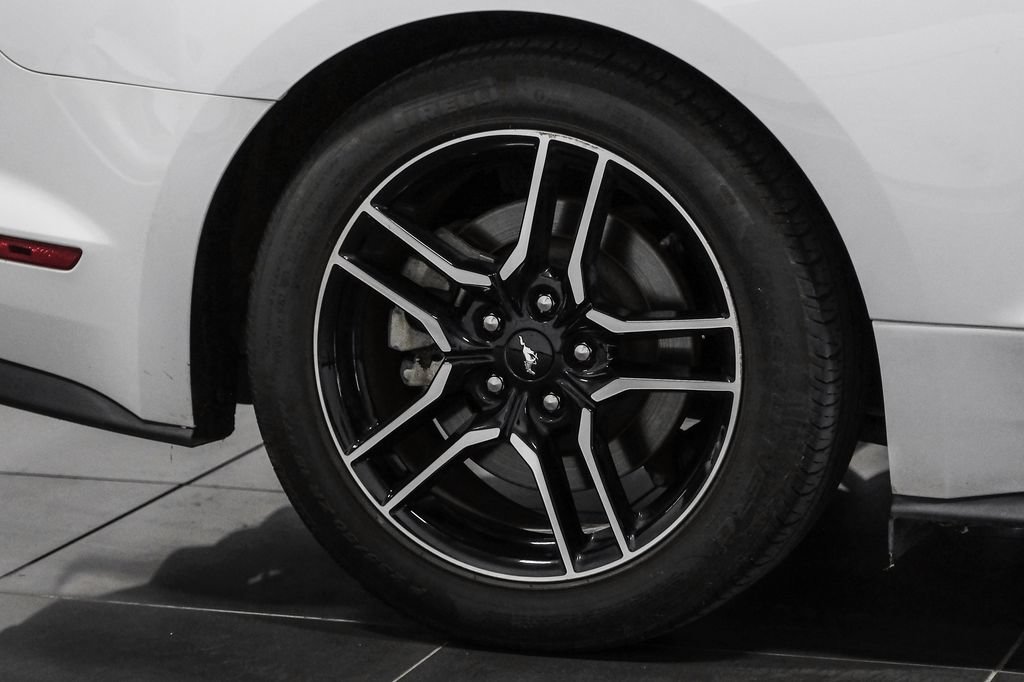 Used 2018 Ford Mustang GT Premium RWD image 43