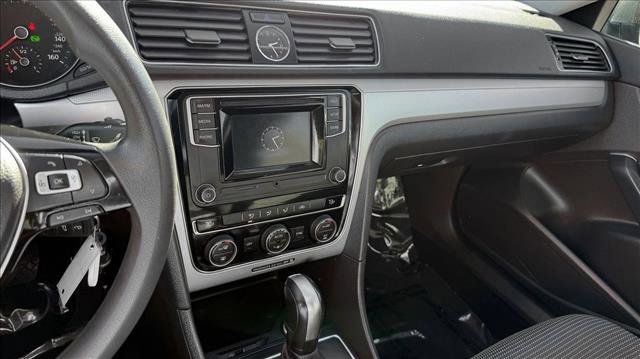 Used 2016 Volkswagen Passat 1.8T S image 13