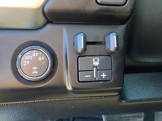 Used 2016 Chevrolet Tahoe LT image 18