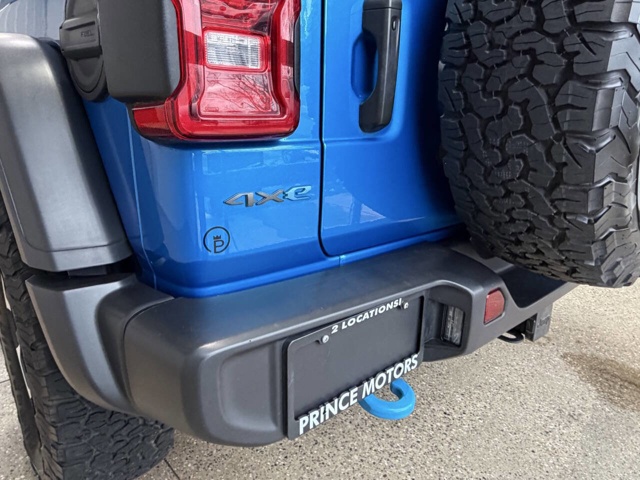 Used 2022 Jeep Wrangler Unlimited Rubicon 4xe w/ Cold Weather Group AWD/4WD image 38