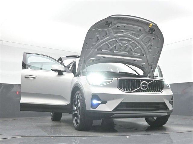 Used 2024 Volvo XC40 B5 Plus w/ Climate Package image 54