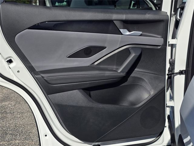 New 2026 Volkswagen Tiguan SE image 8