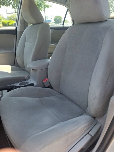 Used 2013 Toyota Corolla LE FWD image 11