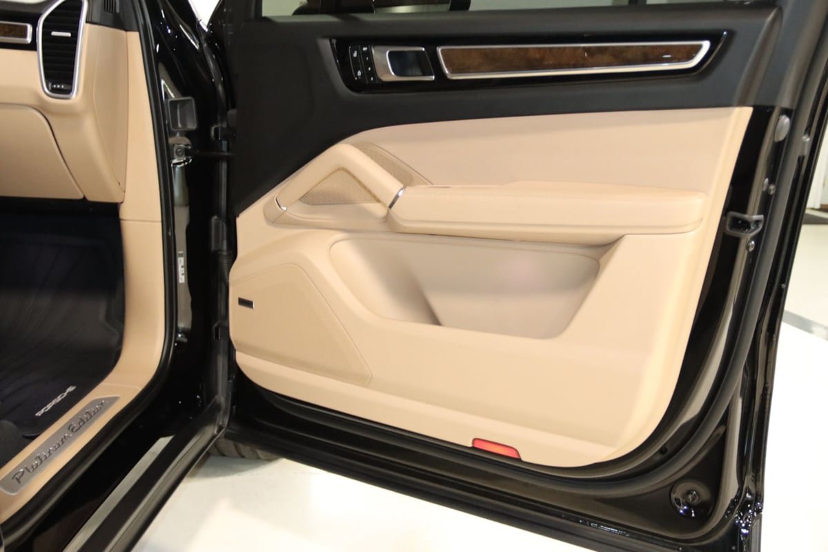 Used 2022 Porsche Cayenne Platinum Edition AWD/4WD image 58