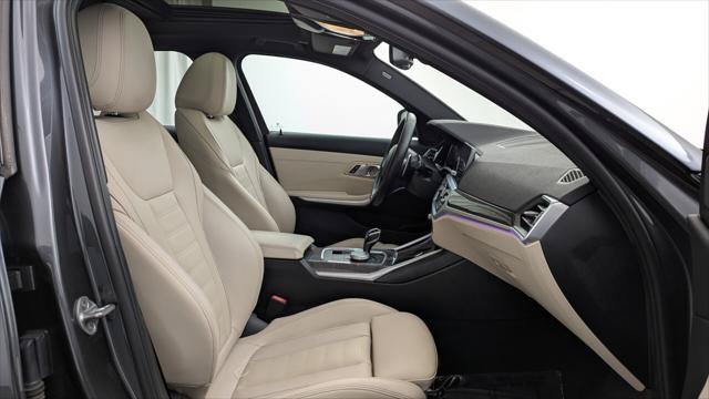 Used 2020 BMW 330i Sedan w/ M Sport Package RWD image 22