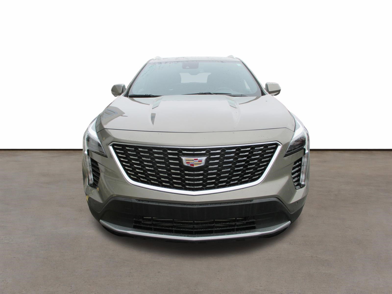 Used 2020 Cadillac XT4 Premium Luxury w/ Cold Weather Package image 8