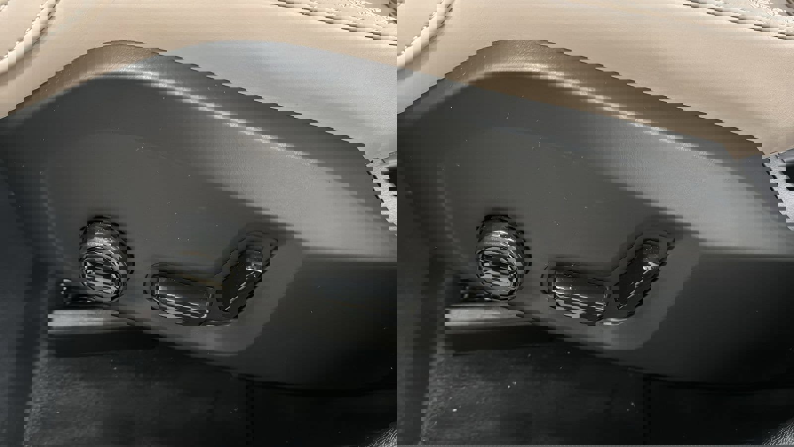 New 2026 Volvo XC60 T8 Plus w/ Protection Package Premier image 24