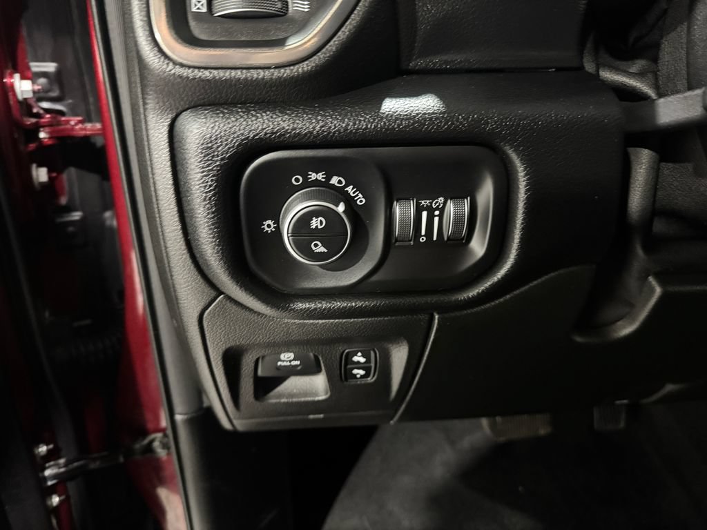 Used 2019 RAM 1500 Sport w/ Level 2 Equipment Group AWD/4WD image 39