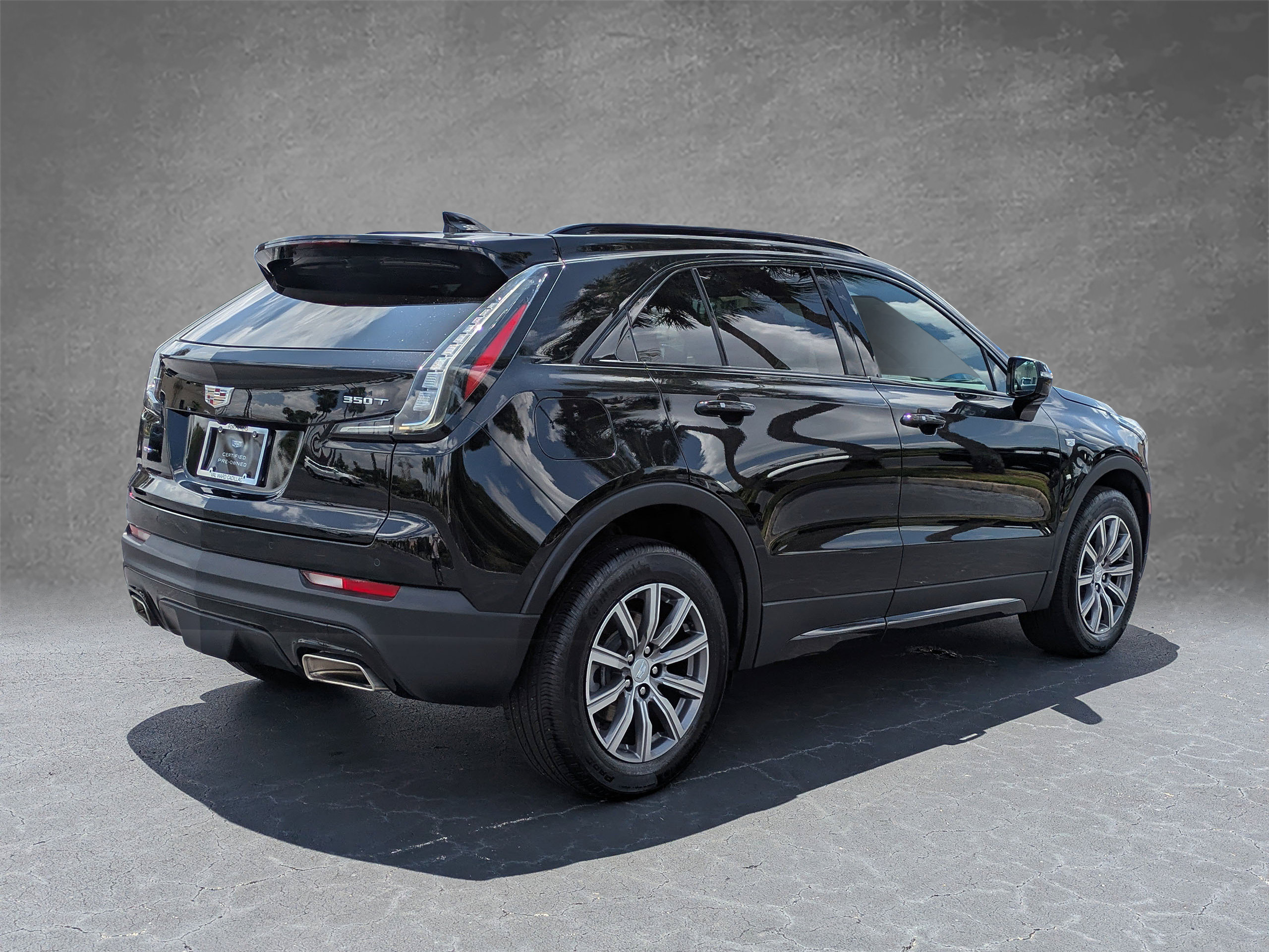 Certified 2023 Cadillac XT4 Sport w/ Cold Weather Package AWD/4WD image 6