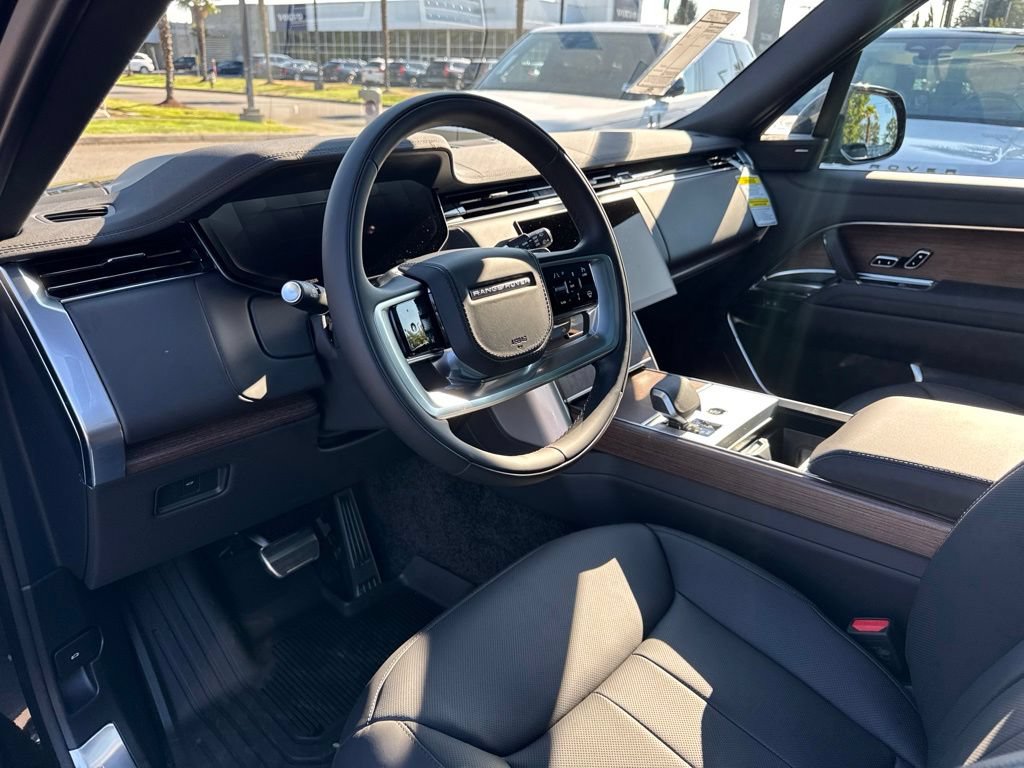 New 2026 Land Rover Range Rover Long Wheelbase SE AWD/4WD image 12
