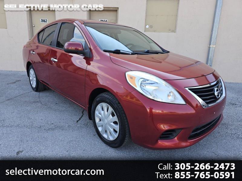 Used 2013 Nissan Versa SV FWD image 1