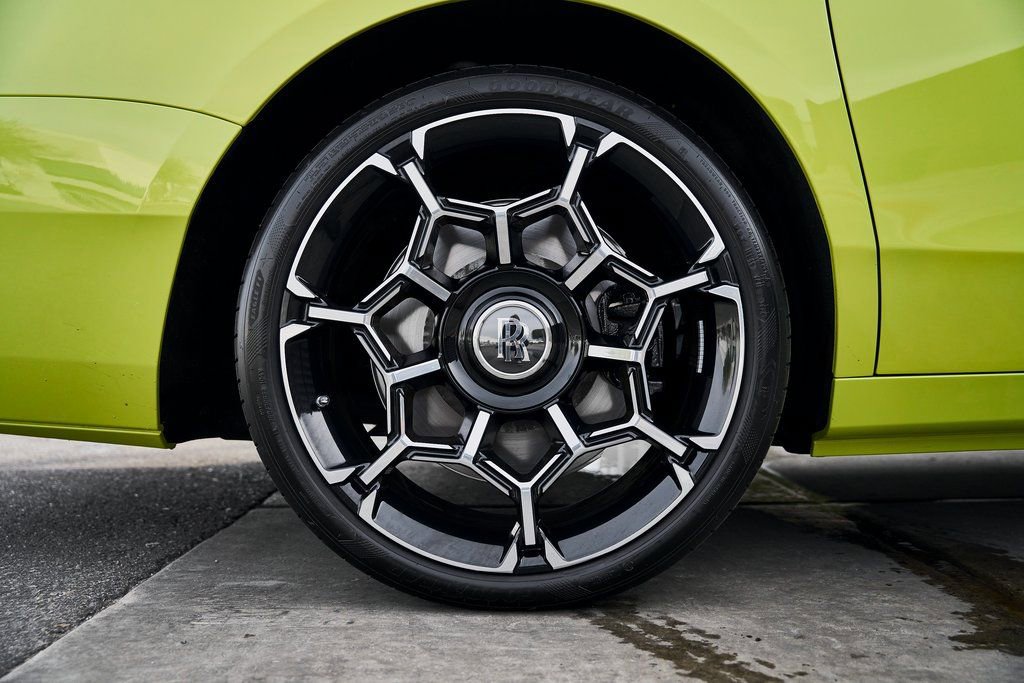 Used 2025 Rolls-Royce Ghost Black Badge image 18