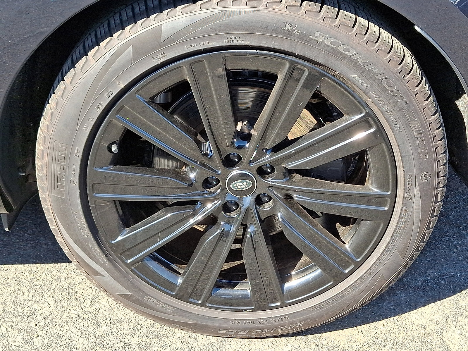 Used 2023 Land Rover Range Rover Long Wheelbase SE image 28