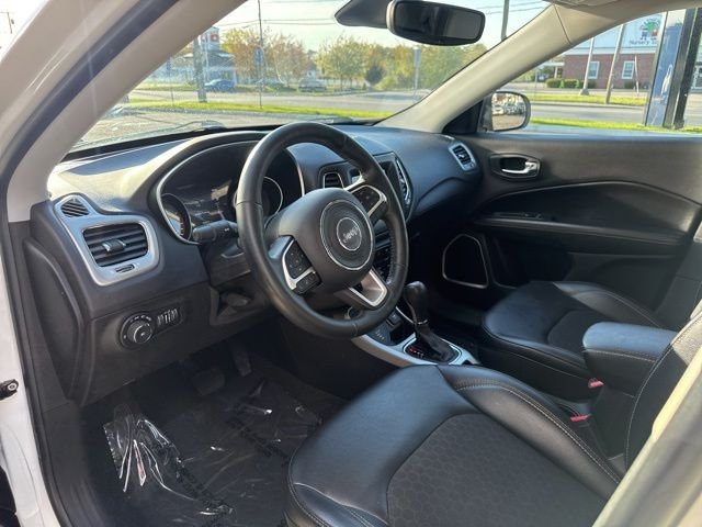 Used 2018 Jeep Compass Latitude w/ Popular Equipment Group AWD/4WD image 9