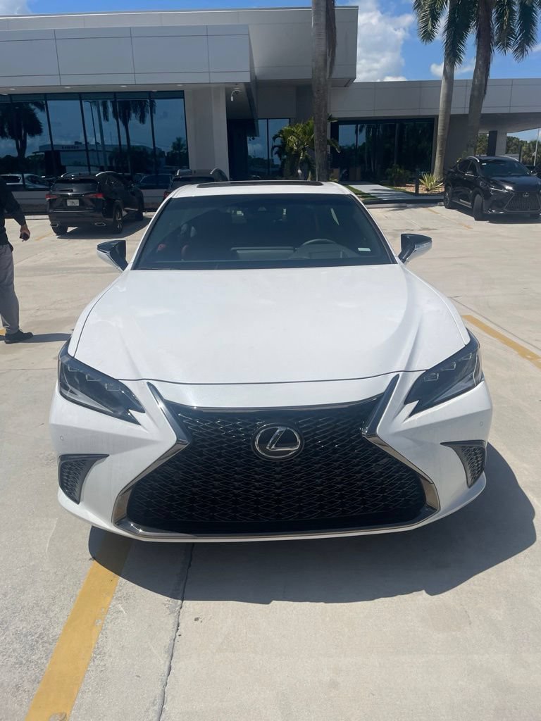 Certified 2023 Lexus ES 300h F Sport w/ Accessory Package (Z2) FWD image 4