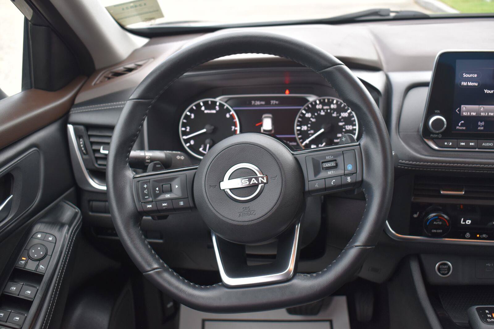 Used 2023 Nissan Rogue SV w/ SV Premium B Package FWD image 31