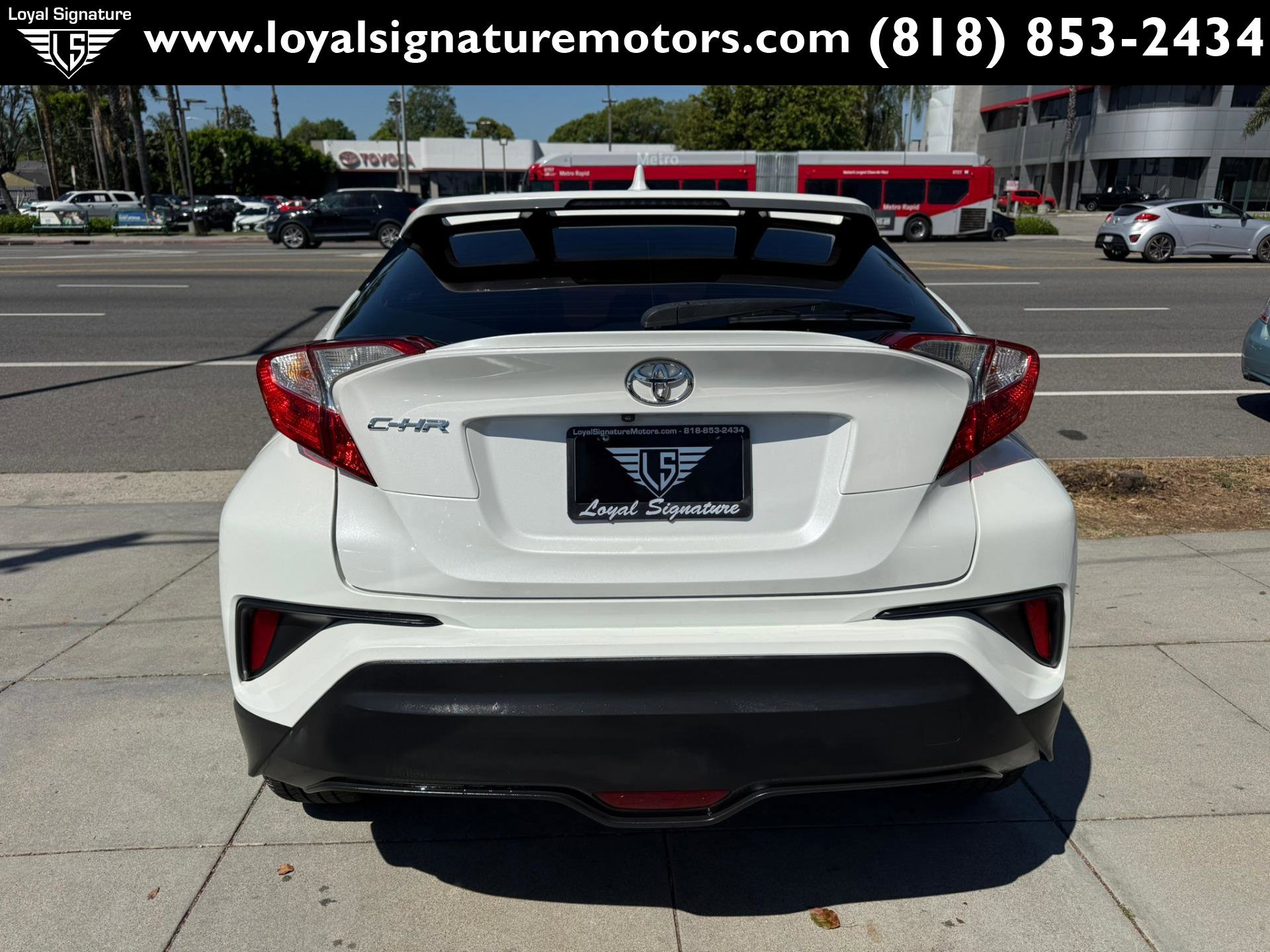 Used 2018 Toyota C-HR XLE image 5