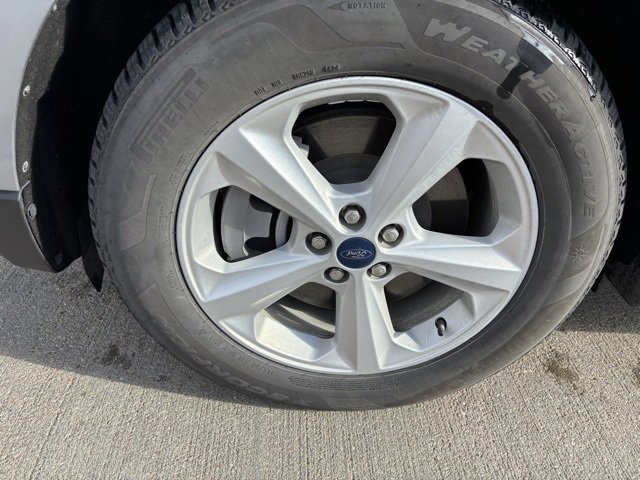 Used 2021 Ford Edge SE image 9