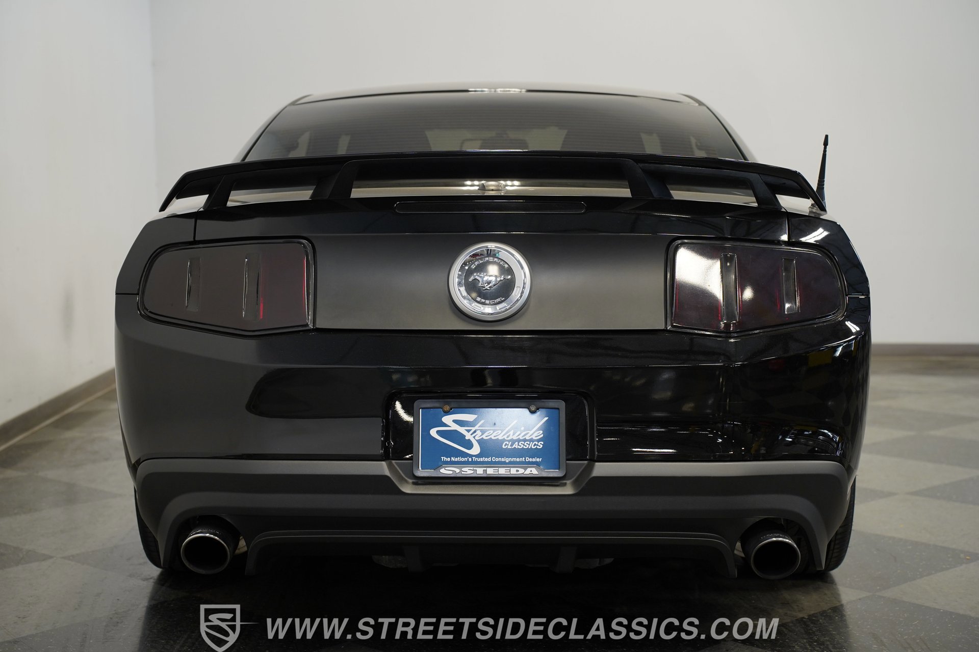 Used 2012 Ford Mustang GT Premium image 11