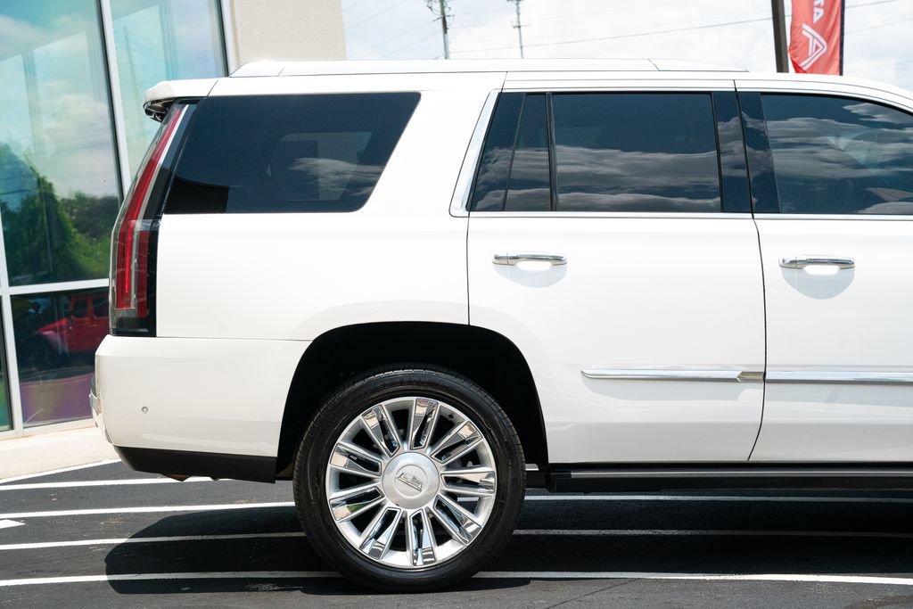 Used 2017 Cadillac Escalade Platinum AWD/4WD image 12