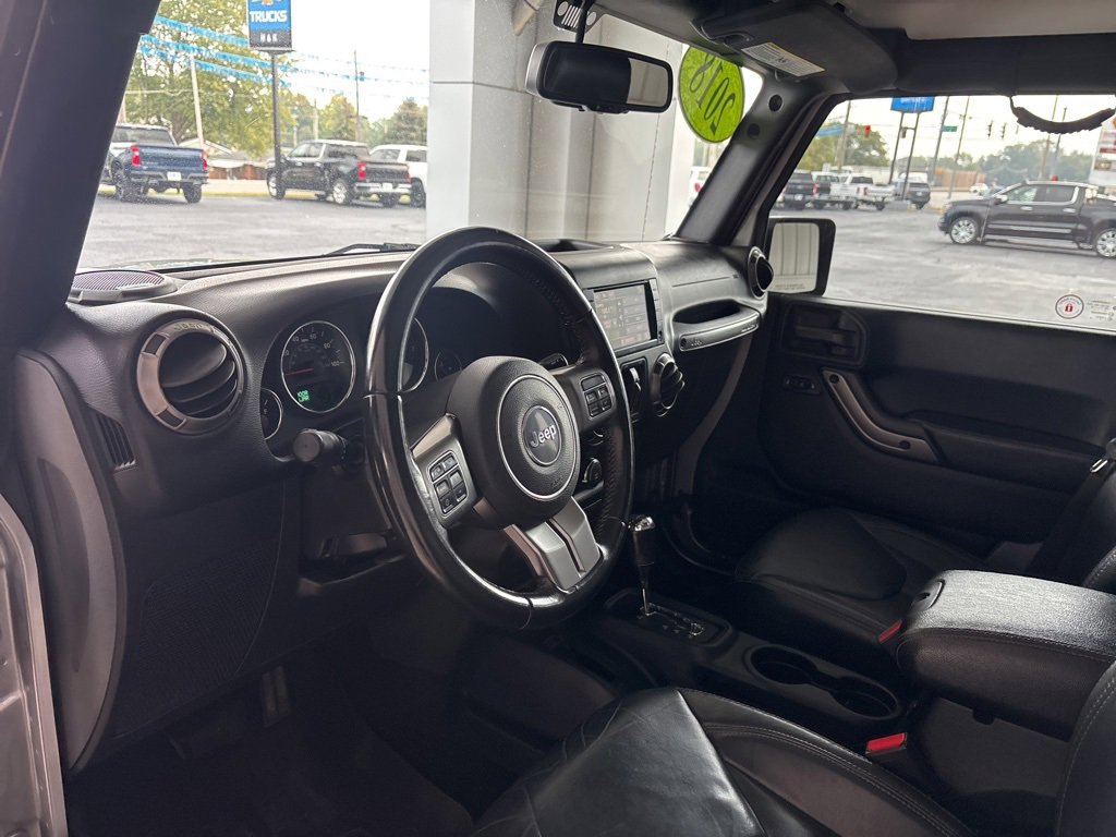 Used 2018 Jeep Wrangler Unlimited Sahara image 9