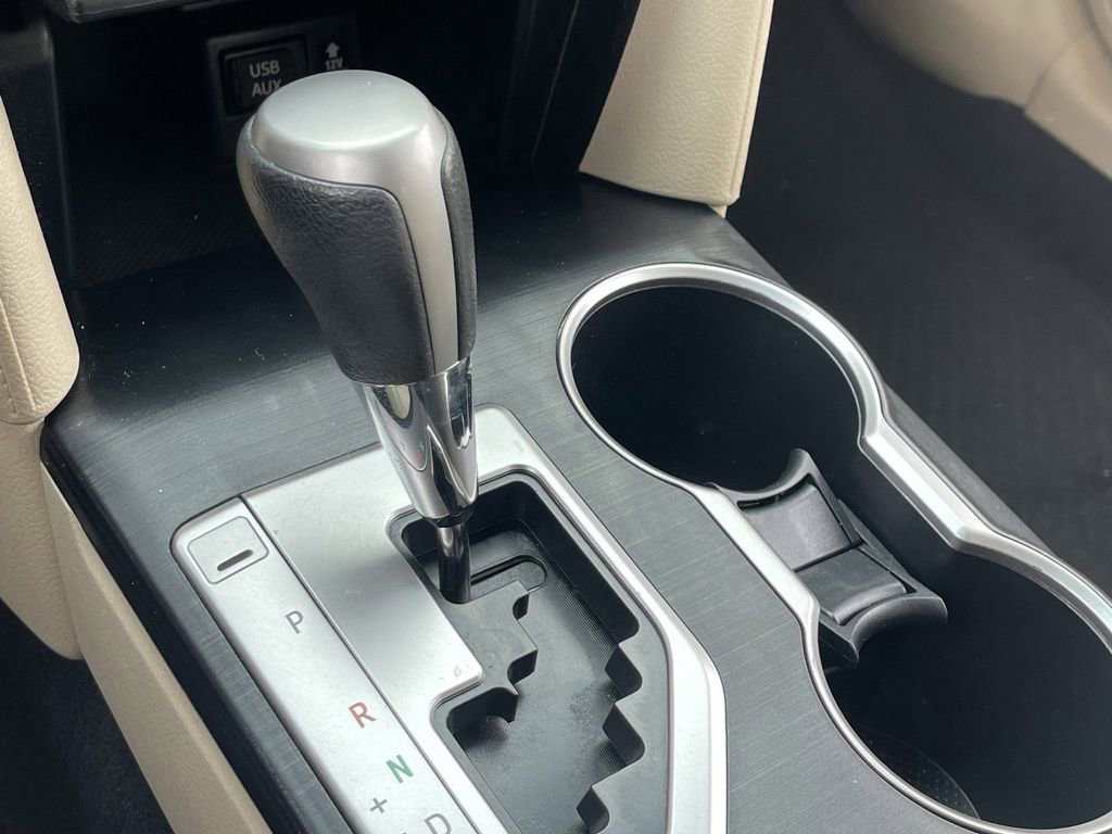 Used 2013 Toyota Camry LE image 24