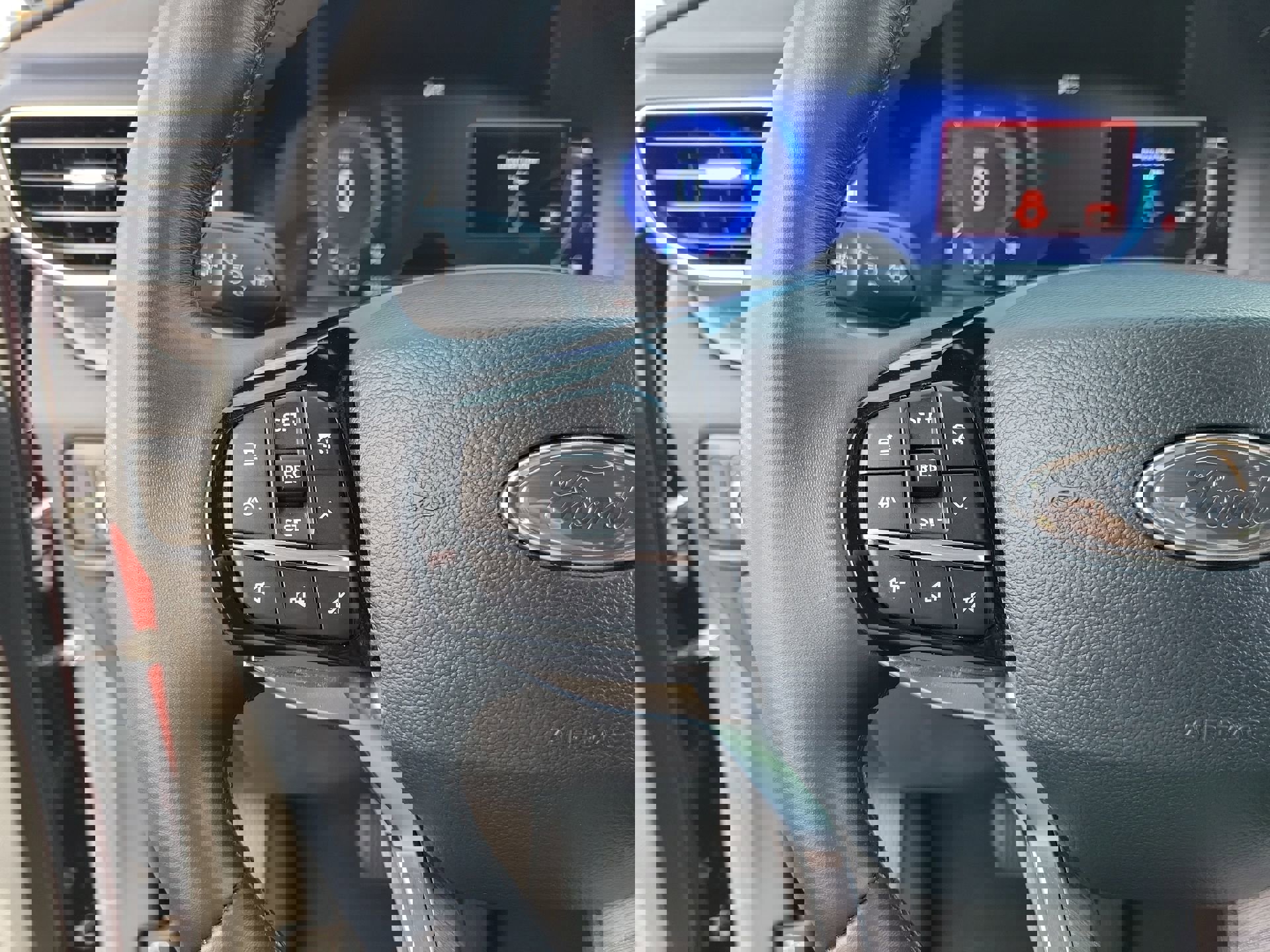 Used 2023 Ford Explorer Platinum w/ Technology Package image 31