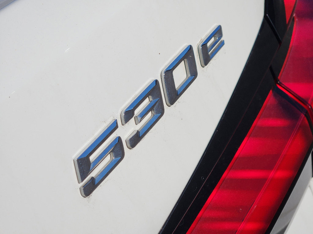 Used 2023 BMW 530e xDrive image 10