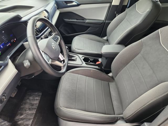 Used 2024 Volkswagen Taos SE image 9