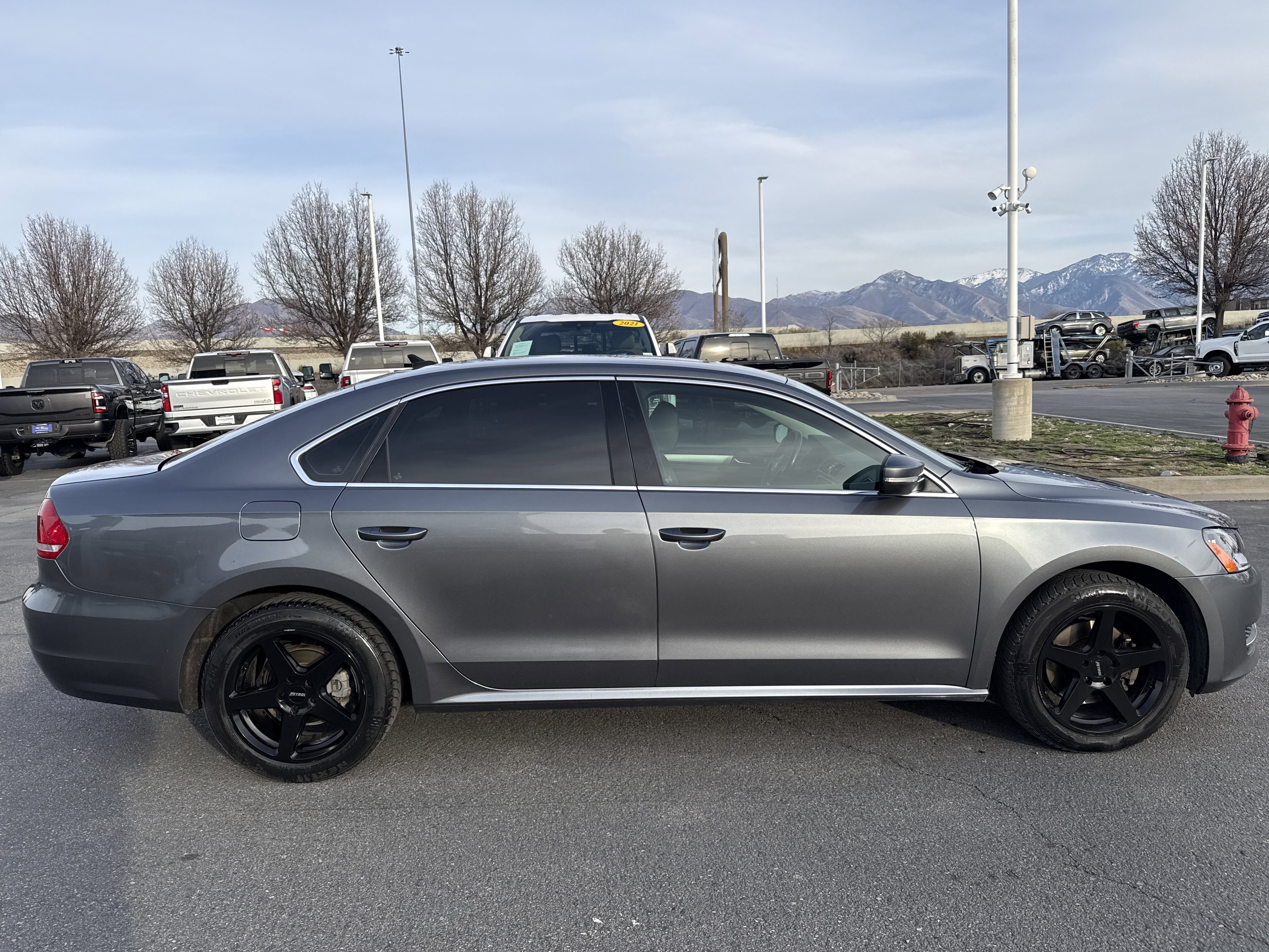 Used 2013 Volkswagen Passat TDI SE image 6