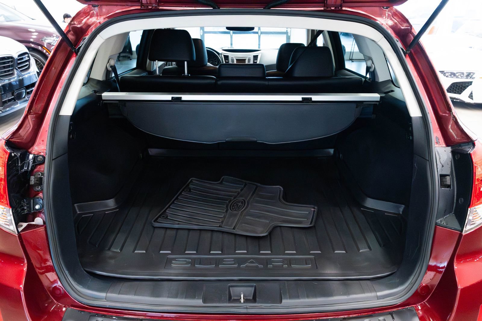 Used 2012 Subaru Outback 2.5i Limited w/ Moonroof Pkg image 8