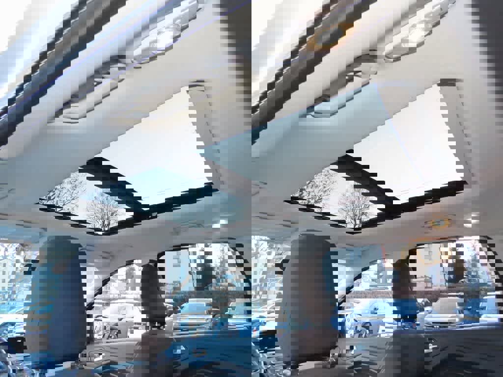 Used 2018 Ford Escape SE image 16