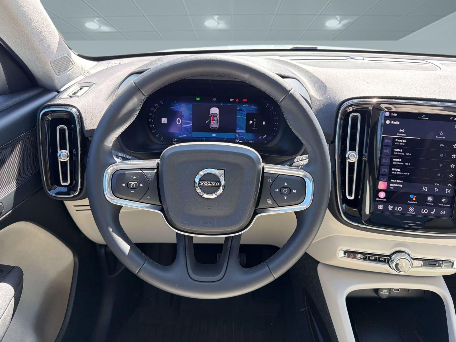 Used 2024 Volvo XC40 B5 Plus w/ Protection Package Premier image 17