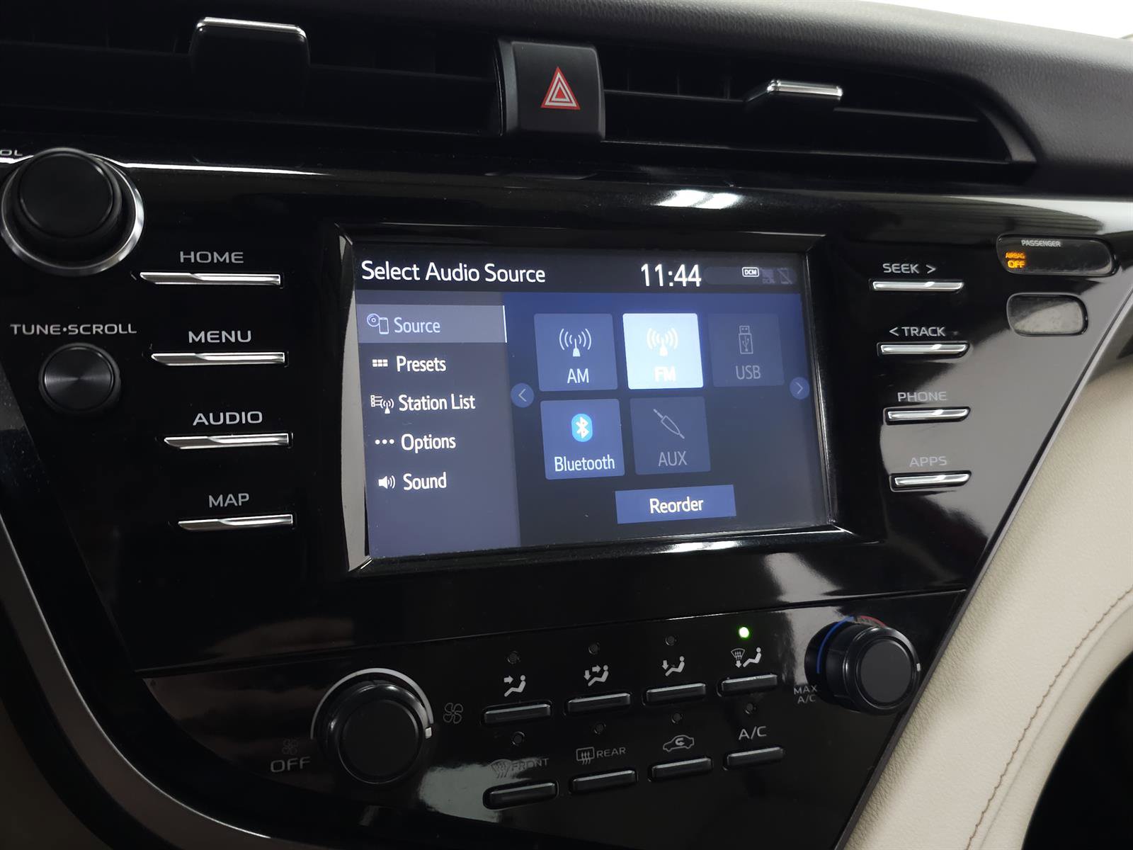 Used 2019 Toyota Camry LE image 22