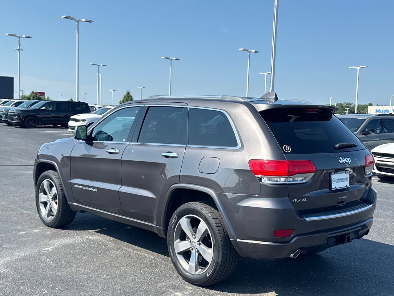Used 2015 Jeep Grand Cherokee Overland w/ Advanced Technology Group AWD/4WD image 5
