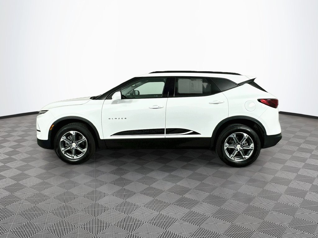 Used 2023 Chevrolet Blazer LT w/ Convenience Package FWD image 6