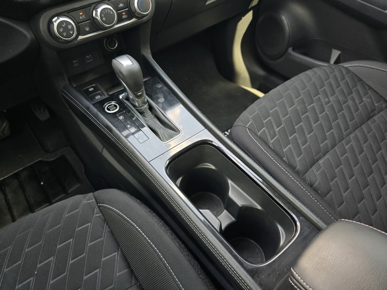 Used 2023 Nissan Kicks SV FWD image 17